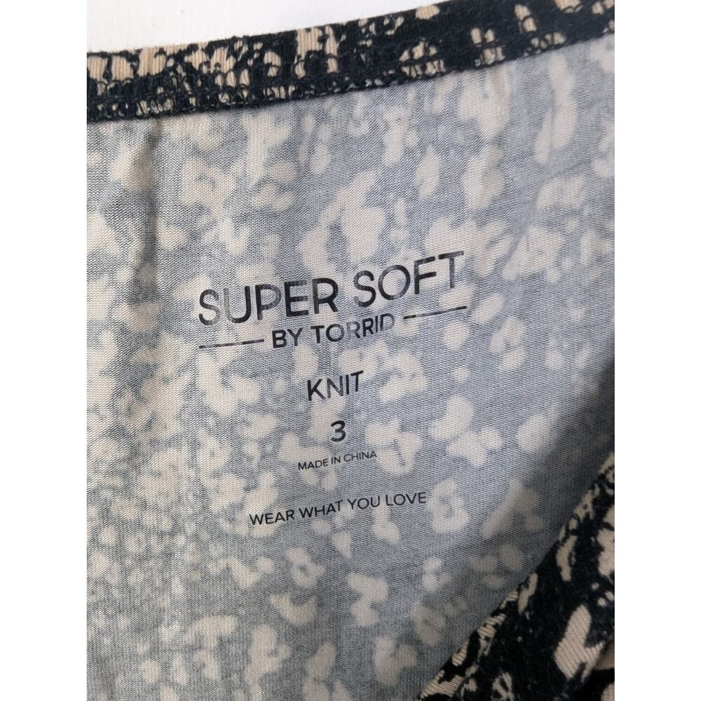 Torrid Leopard Print Super Soft Shirred Button Fr… - image 6